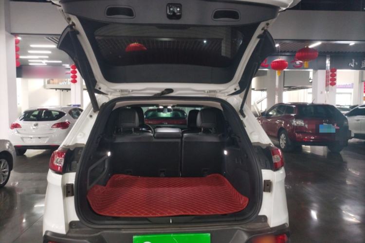 Used Jeep Cherokee 2016 2.4L Superior Edition Trunk