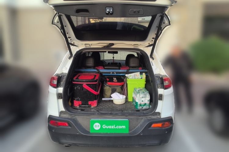 Used Jeep Cherokee 2016 2.0L Superior Edition Trunk