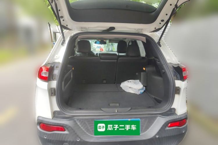 Used Jeep Cherokee 2016 2.0L Superior Edition Trunk