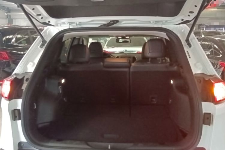 Used Jeep Cherokee 2016 2.0L Superior Edition Trunk