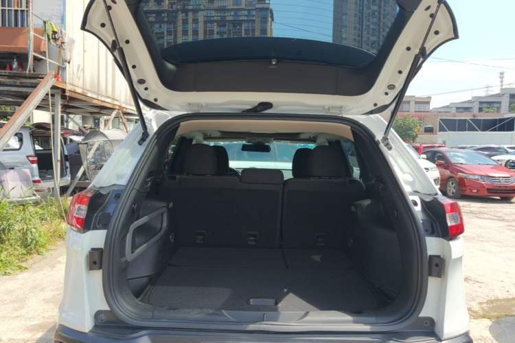 Used Jeep Cherokee 2016 2.0L Smart Version Trunk