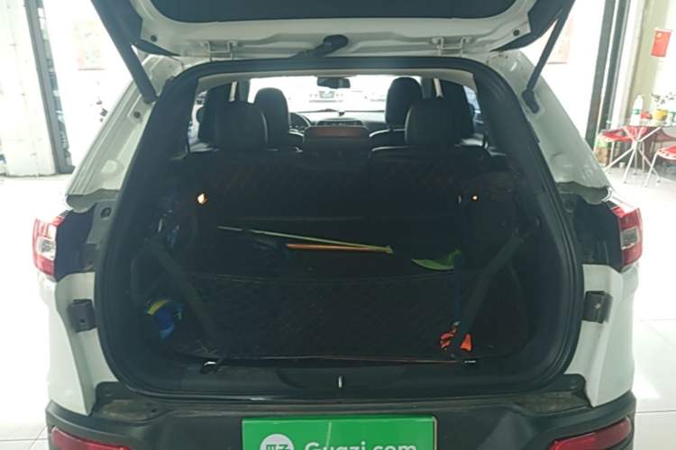 Used Jeep Cherokee 2016 2.4L Superior Edition Trunk
