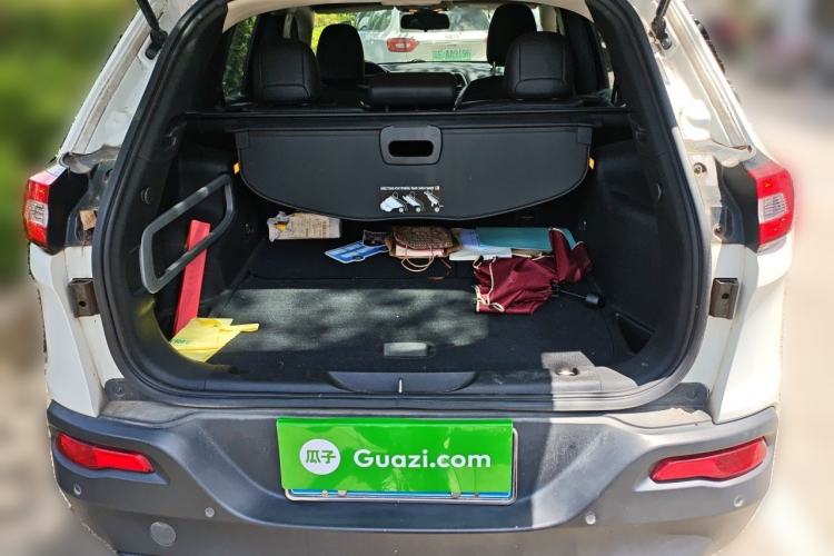 Used Jeep Cherokee 2016 2.0L Superior Edition Trunk