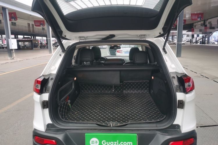 Used Jeep Cherokee 2016 2.4L Superior Edition Trunk