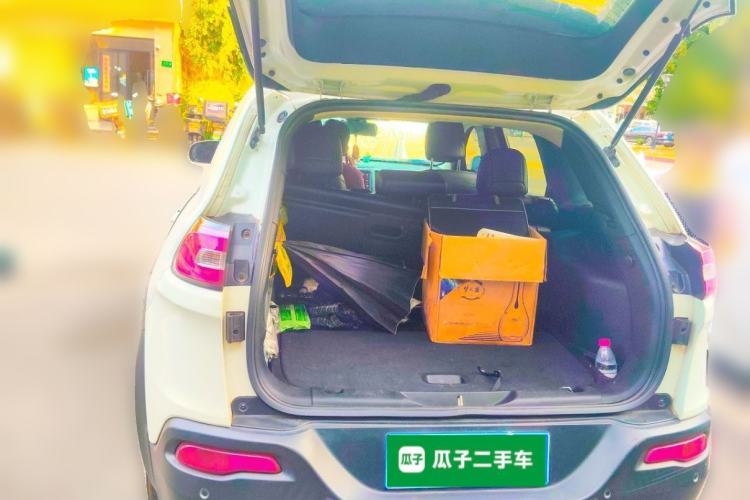 Used Jeep Cherokee 2016 2.4L Leading Smart Version Trunk