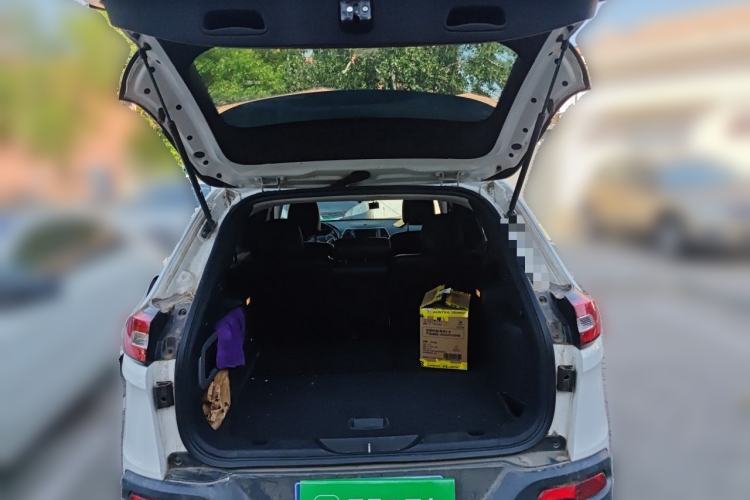 Used Jeep Cherokee 2016 2.4L Professional Smart Version Trunk
