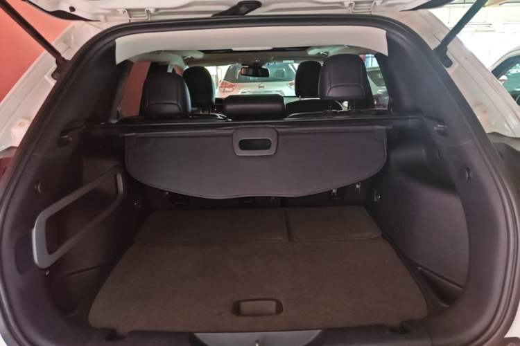 Used Jeep Cherokee 2016 2.4L Professional Edition Trunk
