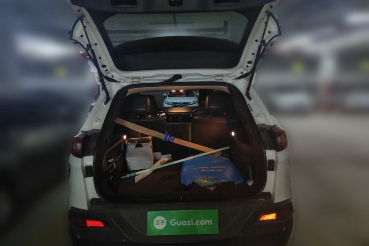 Used Jeep Cherokee 2016 2.4L Leading Smart Version Trunk