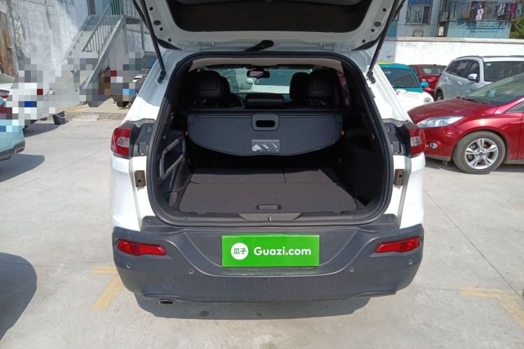 Used Jeep Cherokee 2016 2.0L Superior Edition Trunk