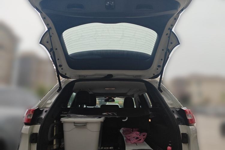 Used Jeep Cherokee 2016 2.0L Superior Edition Trunk
