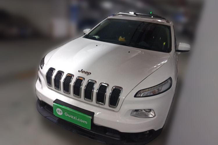 Used Jeep Cherokee 2016 2.0L Superior Edition Guazi used car, China used car export, Used car for sale, Used  cars, Cheapest cars for sale