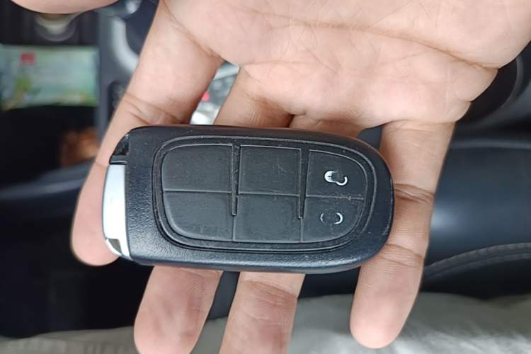 Used Jeep Cherokee 2016 2.4L Leading Edition Vehicle Key