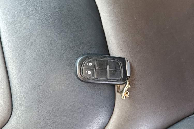 Used Jeep Cherokee 2016 2.4L Leading Edition Vehicle Key