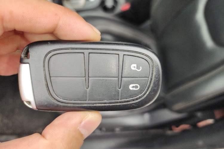 Used Jeep Cherokee 2016 2.0L Superior Edition Vehicle Key