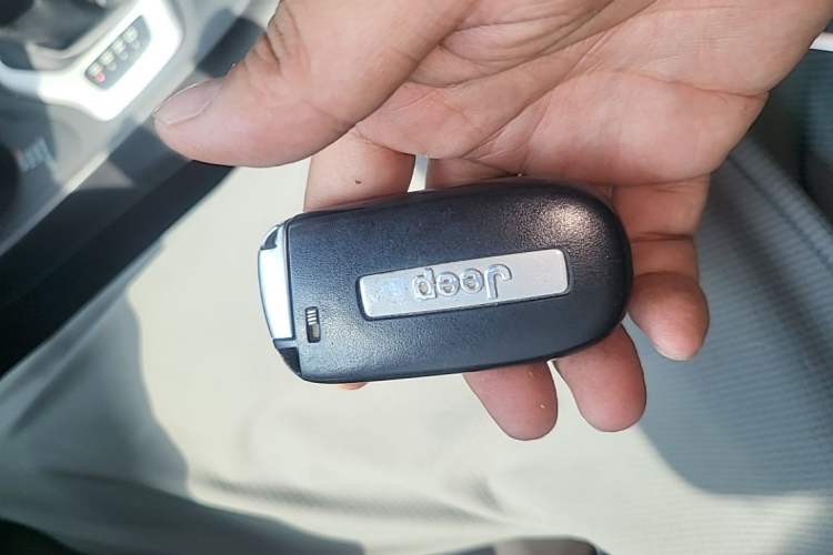 Used Jeep Cherokee 2016 2.4L Professional Edition Vehicle Key