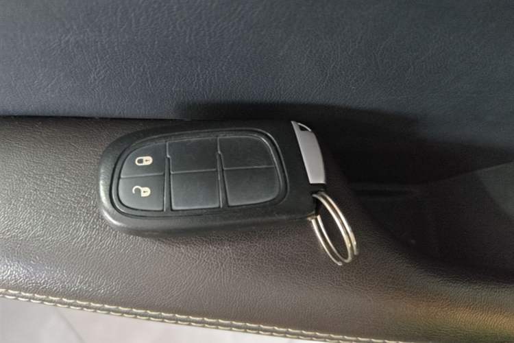 Used Jeep Cherokee 2016 2.4L Professional Smart Version Vehicle Key
