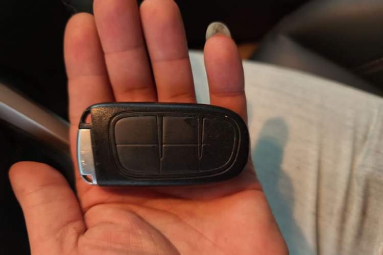 Used Jeep Cherokee 2016 2.0L Superior Edition Vehicle Key