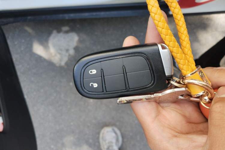 Used Jeep Cherokee 2016 2.4L Professional Smart Version Vehicle Key
