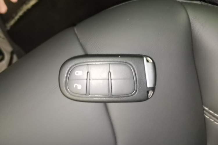 Used Jeep Cherokee 2016 2.4L Leading Edition Vehicle Key