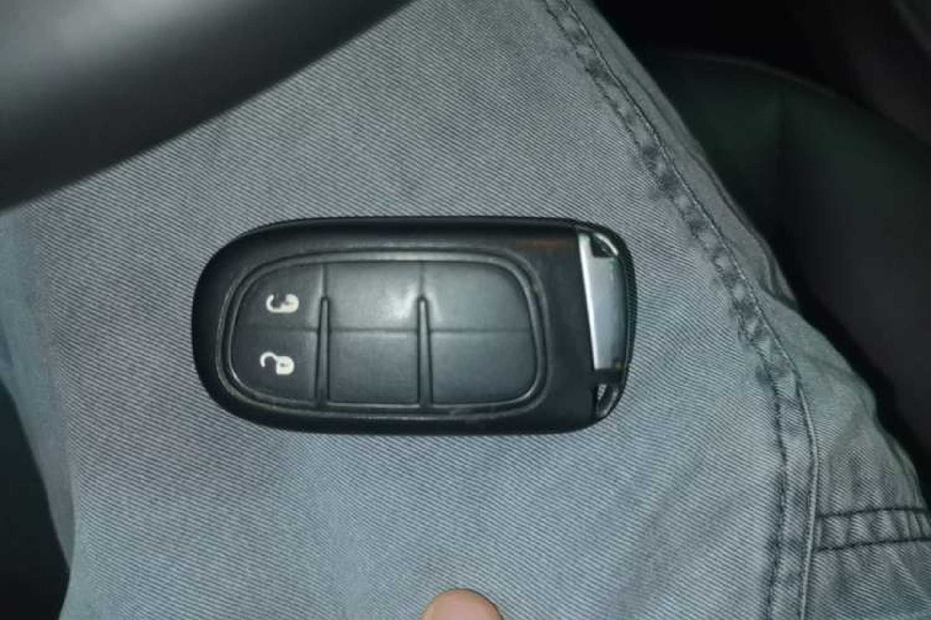 Used Jeep Cherokee 2016 2.0L Superior Edition Vehicle Key