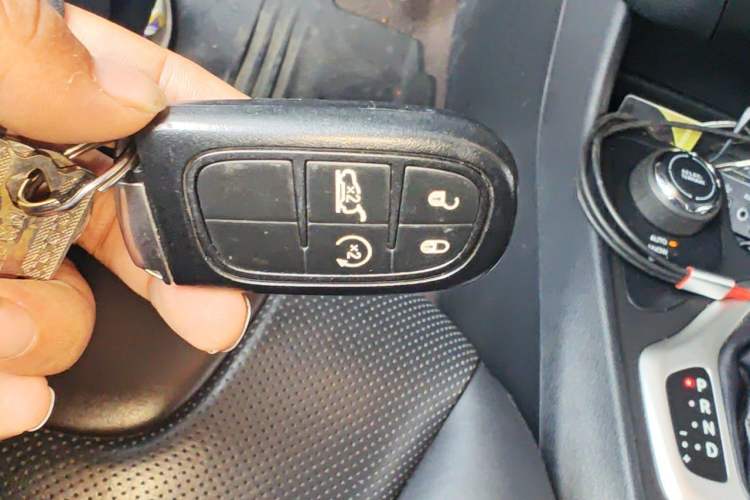 Used Jeep Cherokee 2016 2.4L All-in-One Edition Vehicle Key