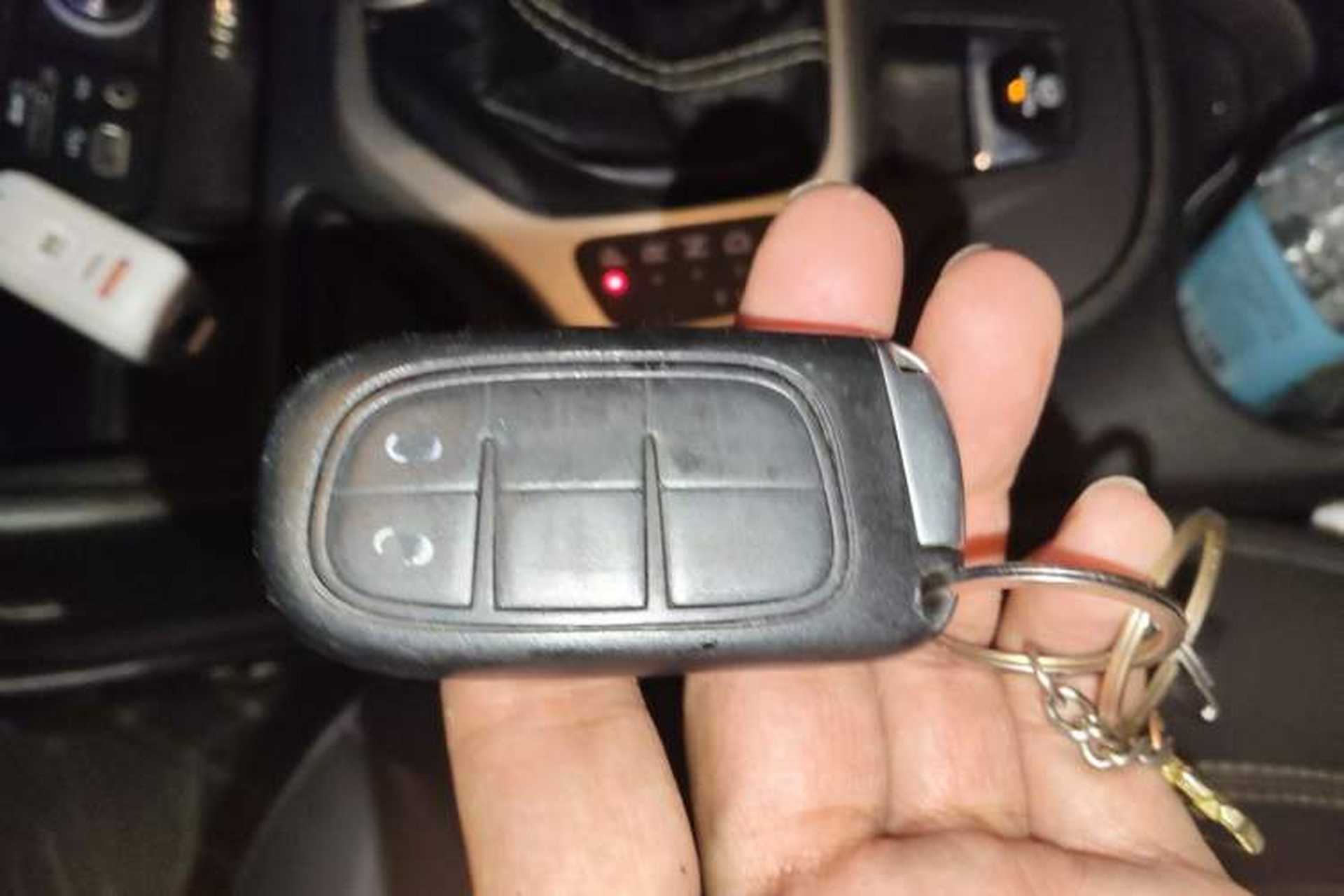 Used Jeep Cherokee 2016 2.0L Superior Edition Vehicle Key