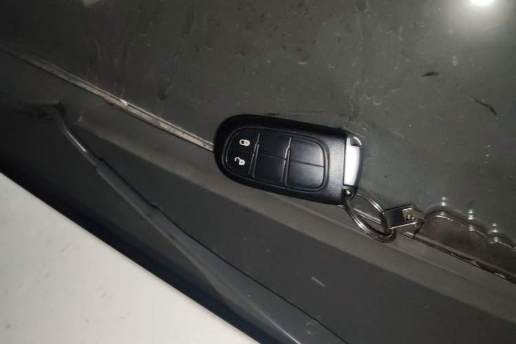 Used Jeep Cherokee 2016 2.4L Professional Smart Version Vehicle Key