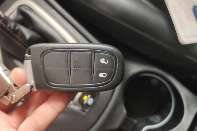 Used Jeep Cherokee 2016 2.0L Superior Edition Vehicle Key