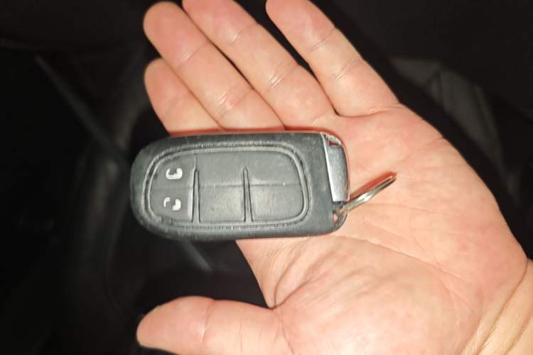 Used Jeep Cherokee 2016 2.0L Superior Edition Vehicle Key