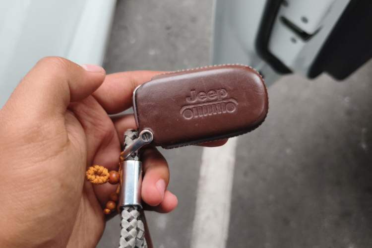 Used Jeep Cherokee 2016 2.4L Professional Edition Vehicle Key
