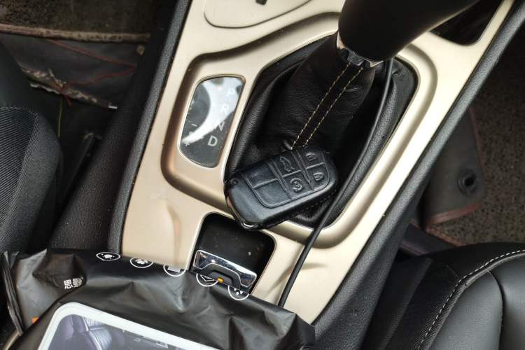Used Jeep Cherokee 2016 2.4L Professional Smart Version Vehicle Key