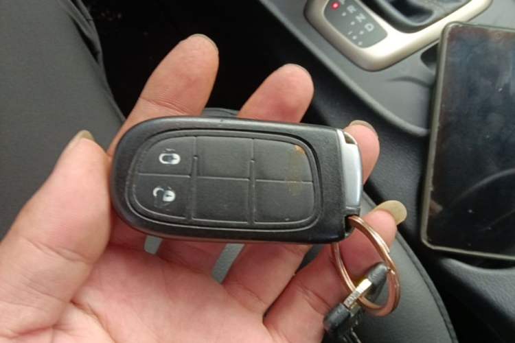 Used Jeep Cherokee 2016 2.4L Professional Edition Vehicle Key
