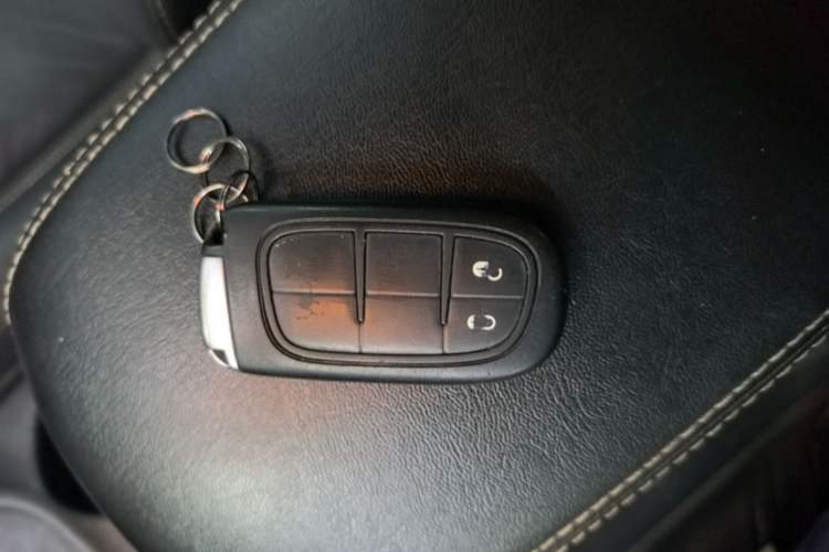 Used Jeep Cherokee 2016 2.0L Superior Edition Vehicle Key