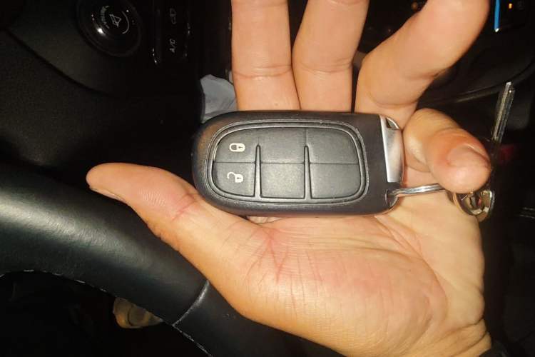 Used Jeep Cherokee 2016 2.4L Leading Edition Vehicle Key