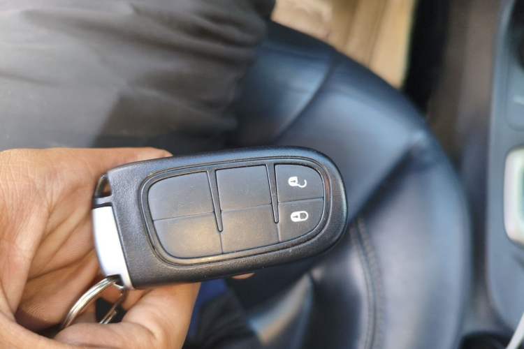 Used Jeep Cherokee 2016 2.4L Professional Smart Version Vehicle Key