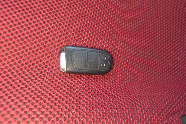 Used Jeep Cherokee 2016 2.0L Superior Edition Vehicle Key