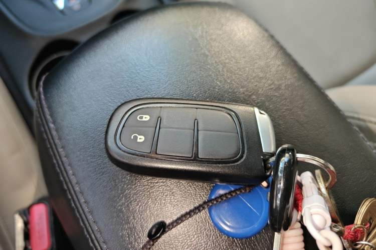 Used Jeep Cherokee 2016 2.0L Superior Edition Vehicle Key