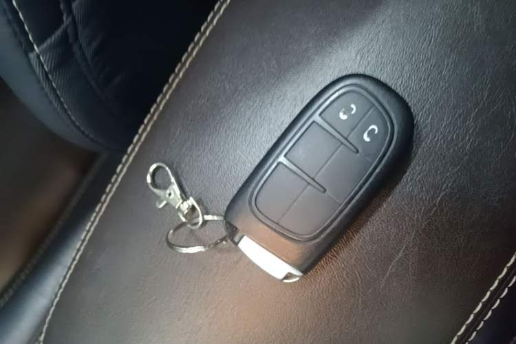 Used Jeep Cherokee 2016 2.4L Professional Edition Vehicle Key