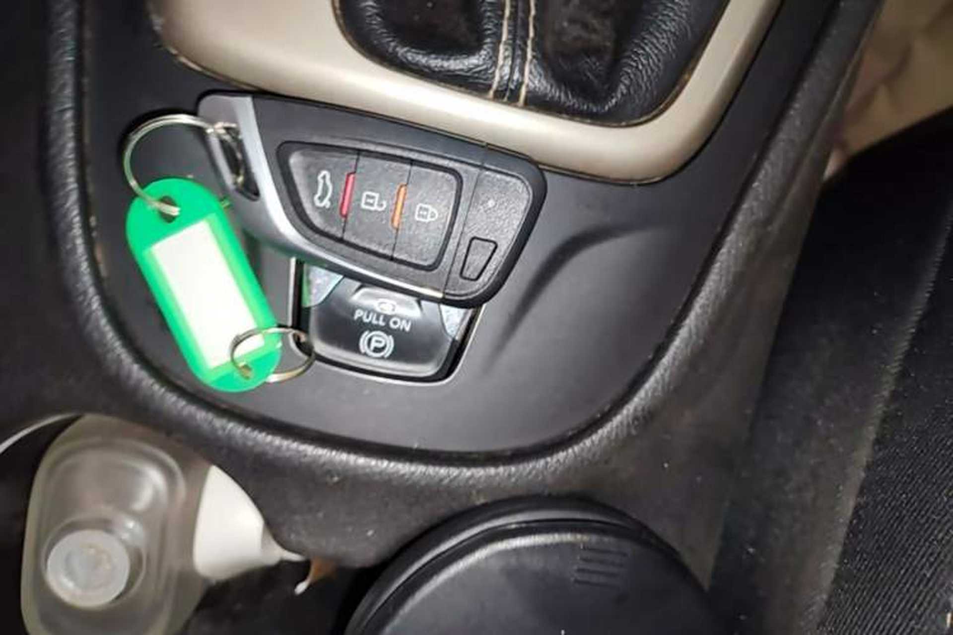 Used Jeep Cherokee 2016 2.0L Superior Edition Vehicle Key