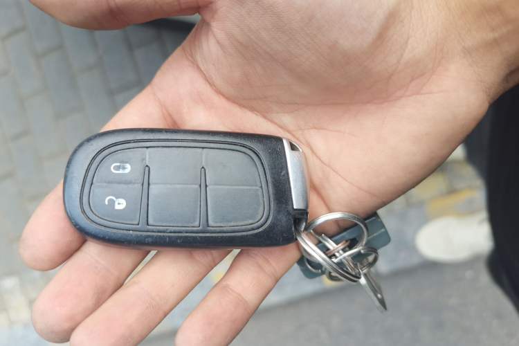 Used Jeep Cherokee 2016 2.4L Leading Smart Version Vehicle Key