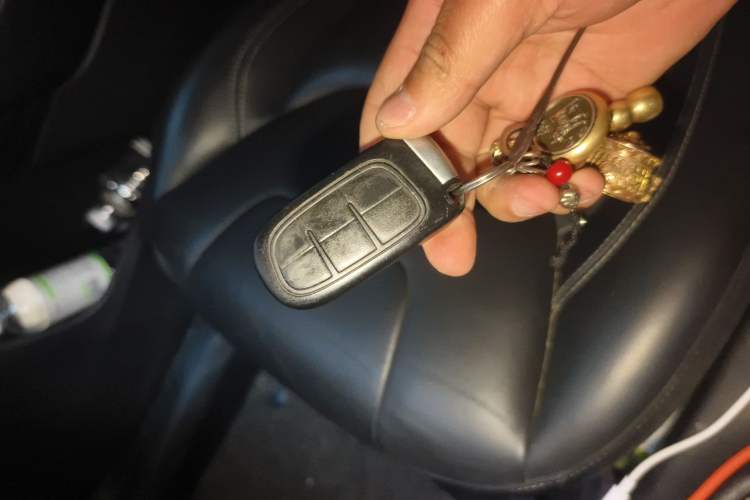 Used Jeep Cherokee 2016 2.0L Superior Edition Vehicle Key