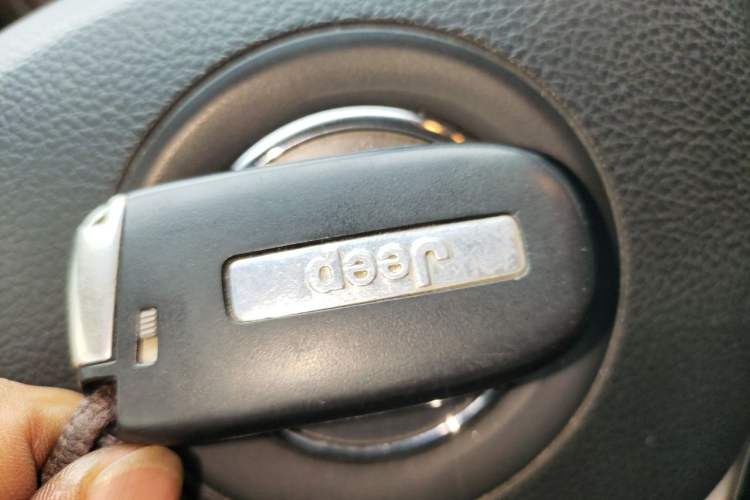Used Jeep Cherokee 2016 2.4L 75th Anniversary Edition Vehicle Key