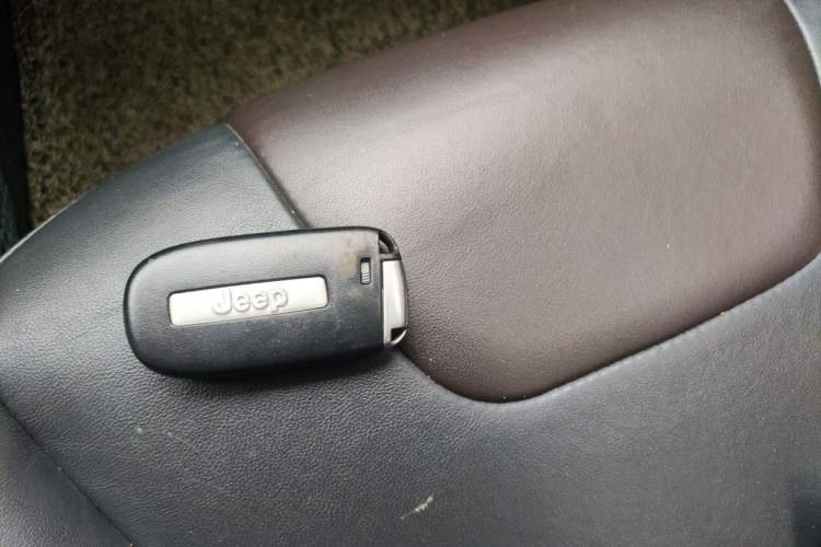 Used Jeep Cherokee 2016 2.4L Professional Smart Version Vehicle Key
