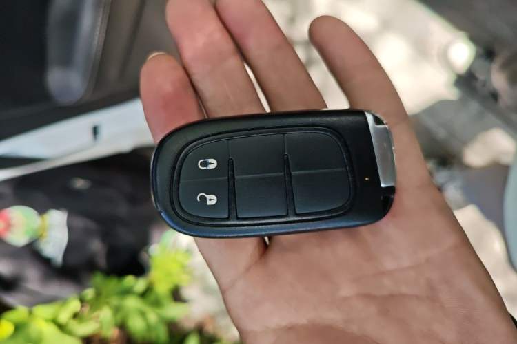 Used Jeep Cherokee 2016 2.0L Superior Edition Vehicle Key