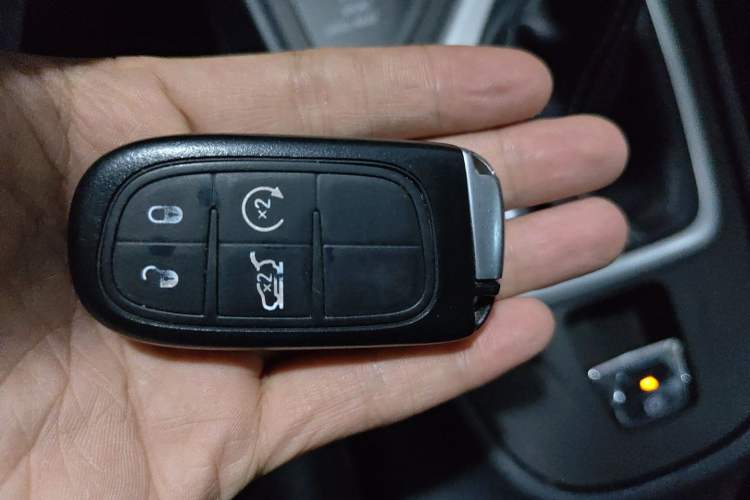 Used Jeep Cherokee 2016 2.4L All-in-One Edition Vehicle Key