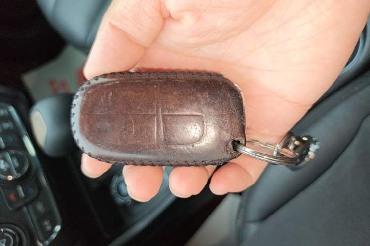 Used Jeep Cherokee 2016 2.4L Professional Edition Vehicle Key