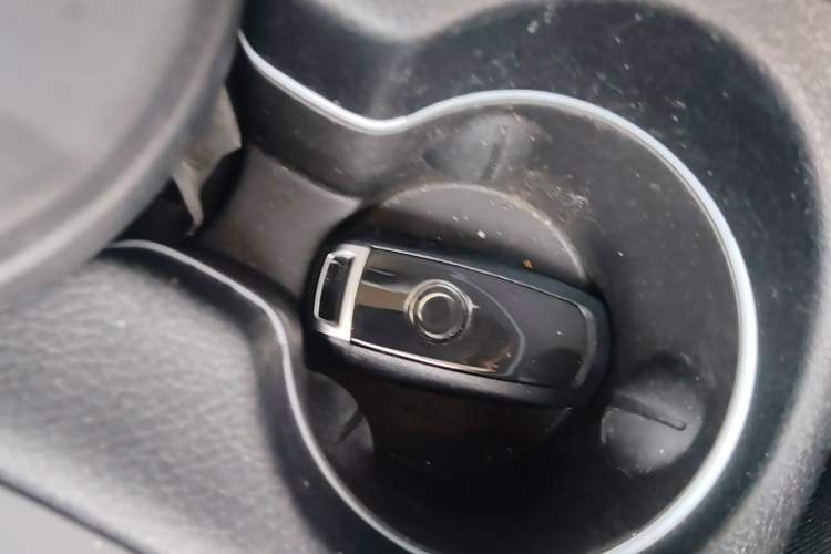 Used Jeep Cherokee 2016 2.4L Professional Edition Vehicle Key