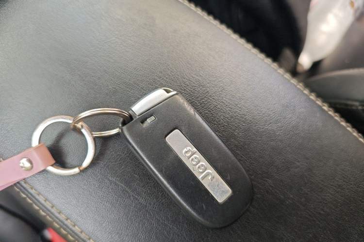 Used Jeep Cherokee 2016 2.4L Professional Smart Version Vehicle Key