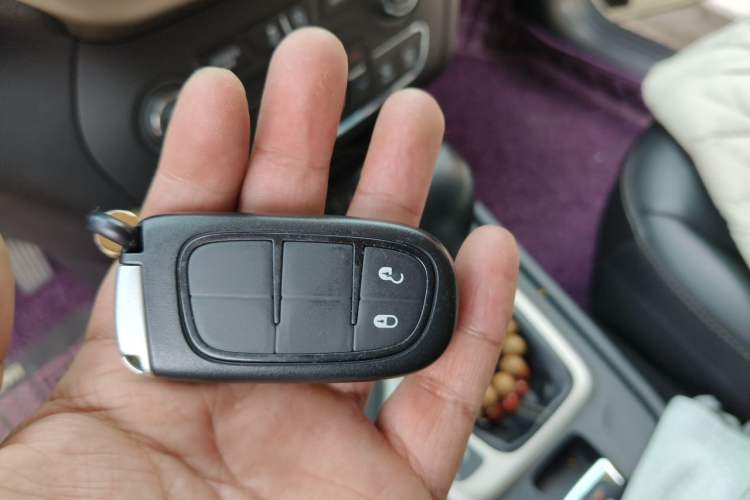 Used Jeep Cherokee 2016 2.4L Professional Edition Vehicle Key