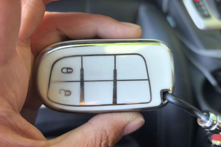 Used Jeep Cherokee 2016 2.0L Superior Edition Vehicle Key